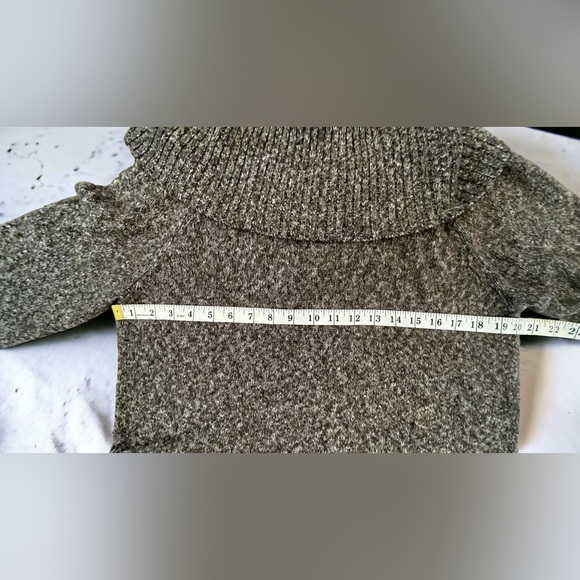 Michael Kors Sweater - Picture 2 of 11